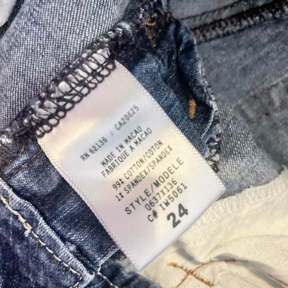 Guess Boot Cut Med Wash Jeans - Picture 9 of 12